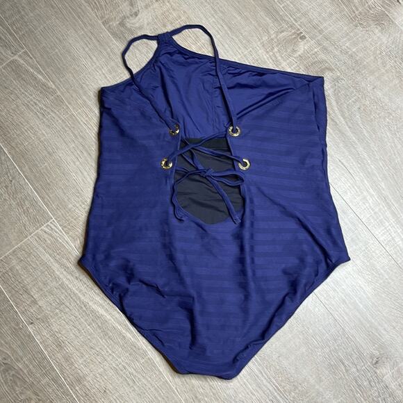 LA BLANCA Women's Island Goddess One Shoulder One Piece Swimsuit - Picture 7 of 13